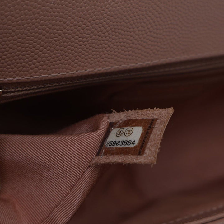 Chanel Medium Matelassé Caviar Boy à rabat