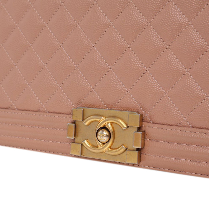 Chanel Medium Matelassé Caviar Boy à rabat