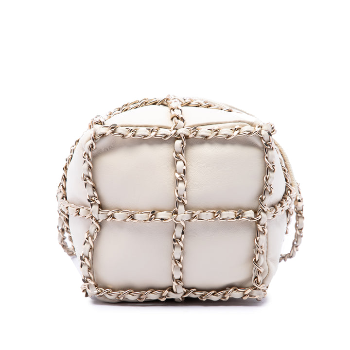 Chanel CC Chaîne Armature Sac à cordon seau Mini Cuir d'agneau Blanc – vue 3 – GABY PARIS