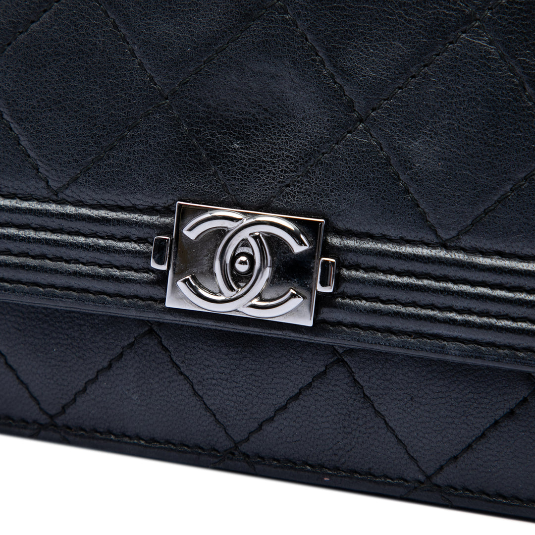 Chanel Matelassé Cuir d'agneau Boy Wallet on Chain