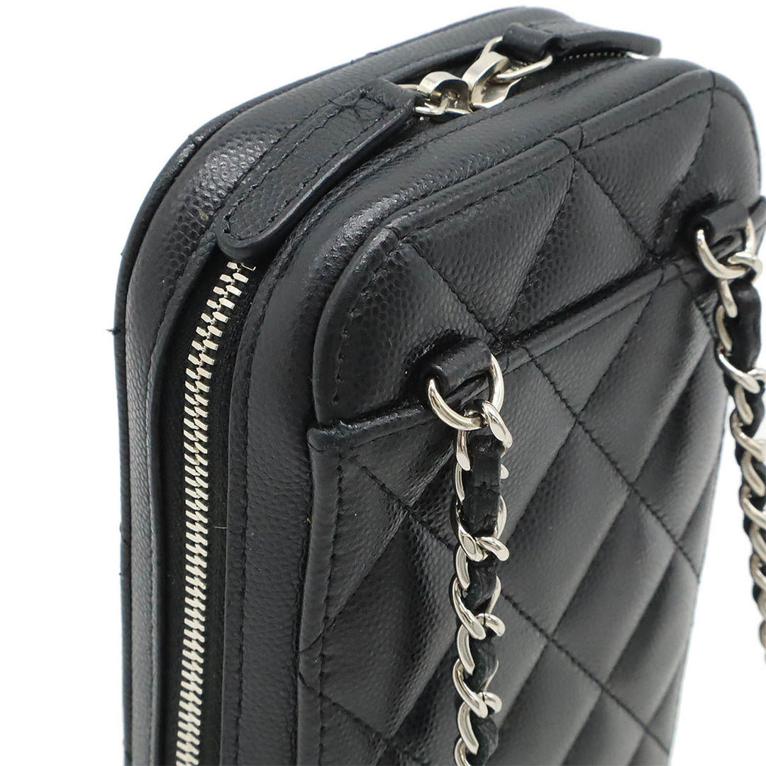 Chanel CC Matelassé Caviar Zip Phone Étui