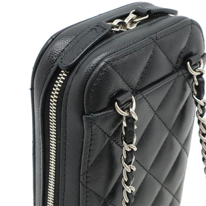 Chanel CC Matelassé Caviar Zip Phone Étui