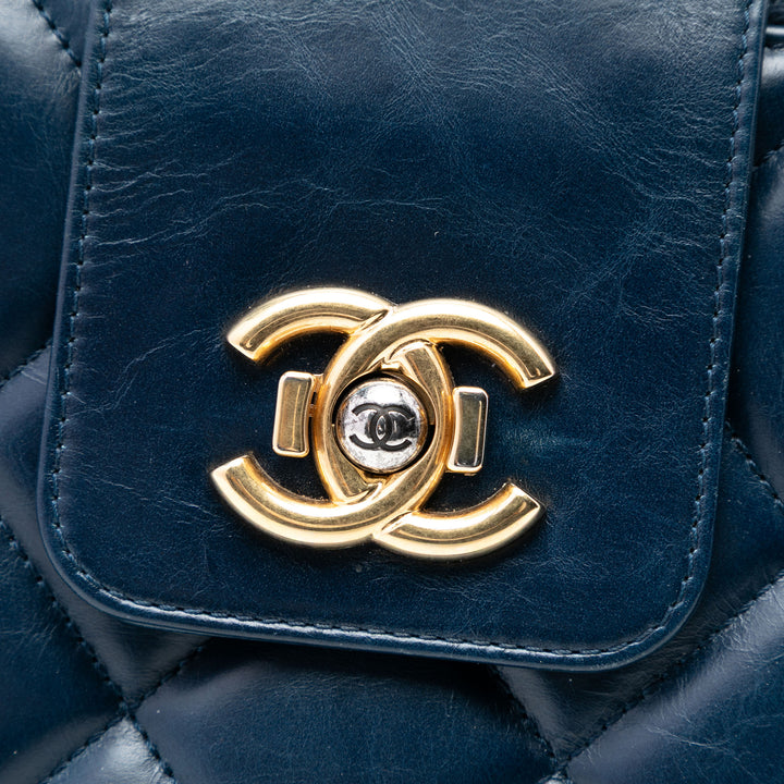 Chanel Medium Matelassé Glazed Cuir de veau Daily Walk Double Zip Sac bandoulière