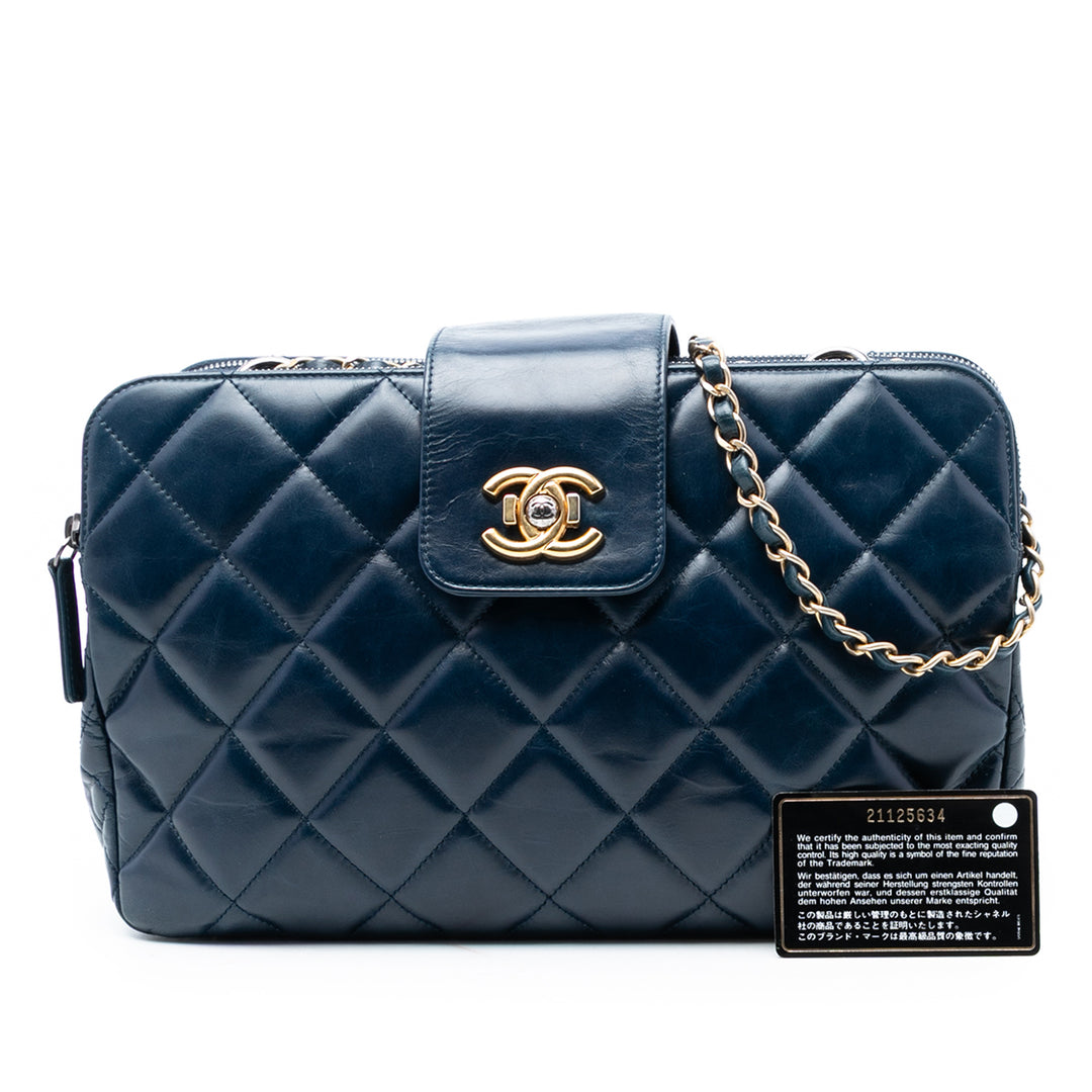 Chanel Medium Matelassé Glazed Cuir de veau Daily Walk Double Zip Sac bandoulière