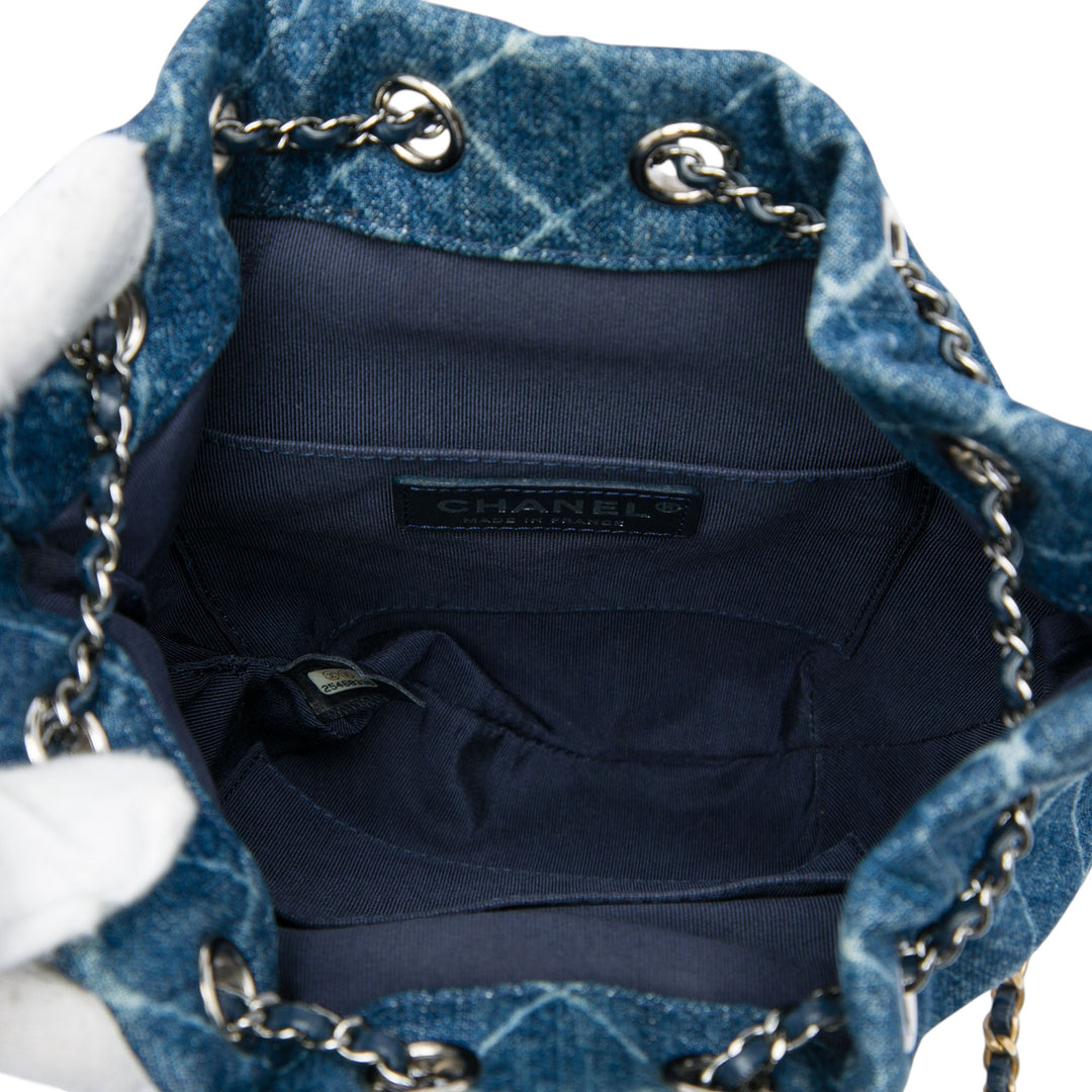 Chanel Imprimé et Matelassé Gabrielle Sac seau Petit Jean Bleu – vue 4 – GABY PARIS