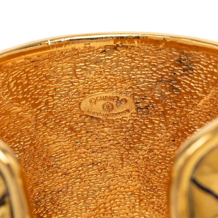 Chanel plaqué Matelassé Bangle
