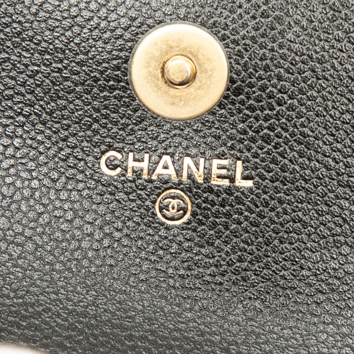 Chanel Matelassé Boy Porte-cartes avec chaîne Cuir caviar Noir – vue 5 – GABY PARIS
