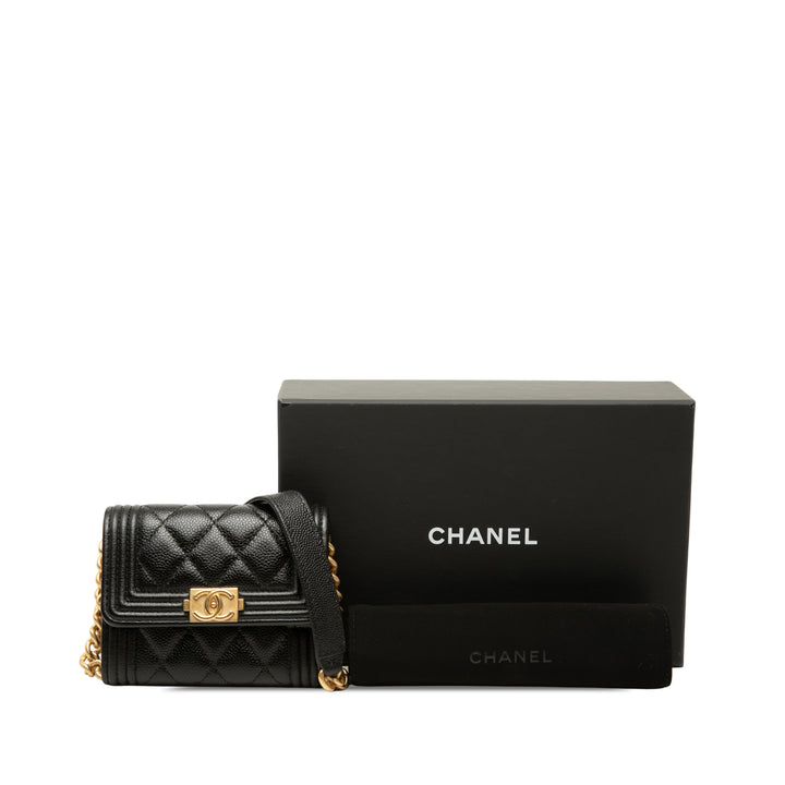 Chanel Matelassé Boy Porte-cartes avec chaîne Cuir caviar Noir – vue 7 – GABY PARIS