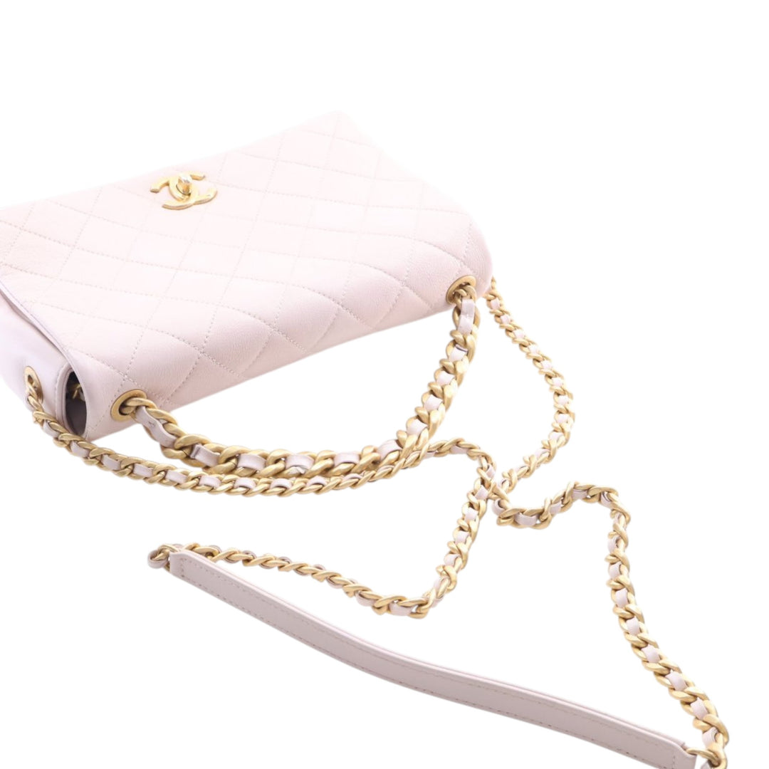 Chanel Medium Matelassé Cuir de veau Fashion Therapy à rabat