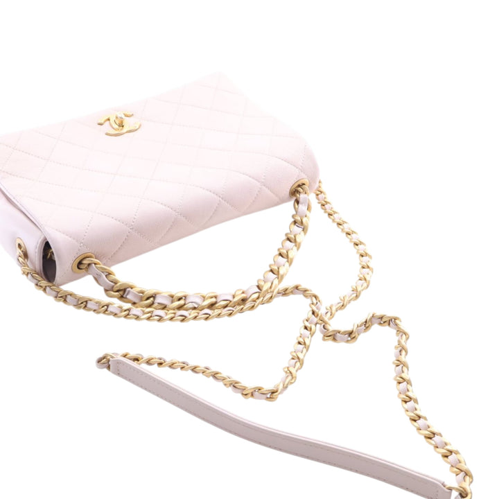 Chanel Medium Matelassé Cuir de veau Fashion Therapy à rabat