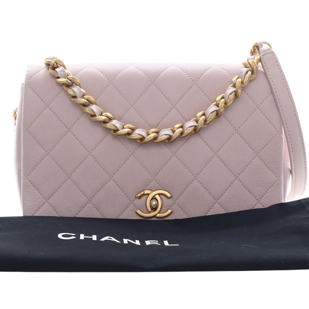 Chanel Medium Matelassé Cuir de veau Fashion Therapy à rabat