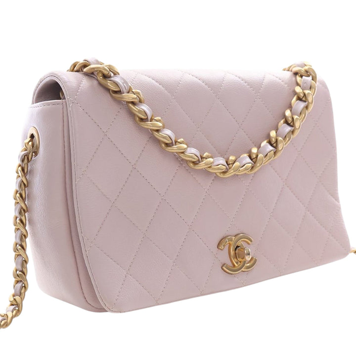 Chanel Medium Matelassé Cuir de veau Fashion Therapy à rabat