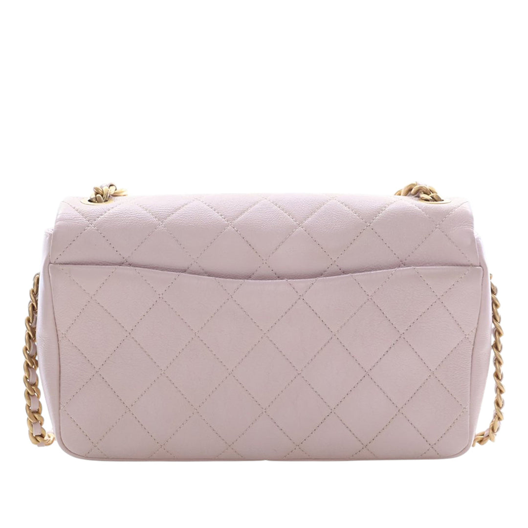 Chanel Medium Matelassé Cuir de veau Fashion Therapy à rabat
