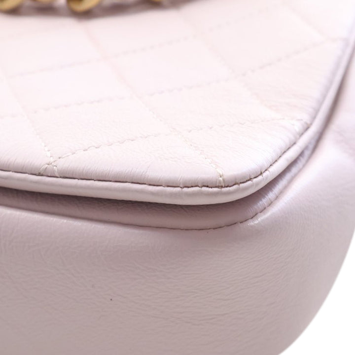 Chanel Medium Matelassé Cuir de veau Fashion Therapy à rabat