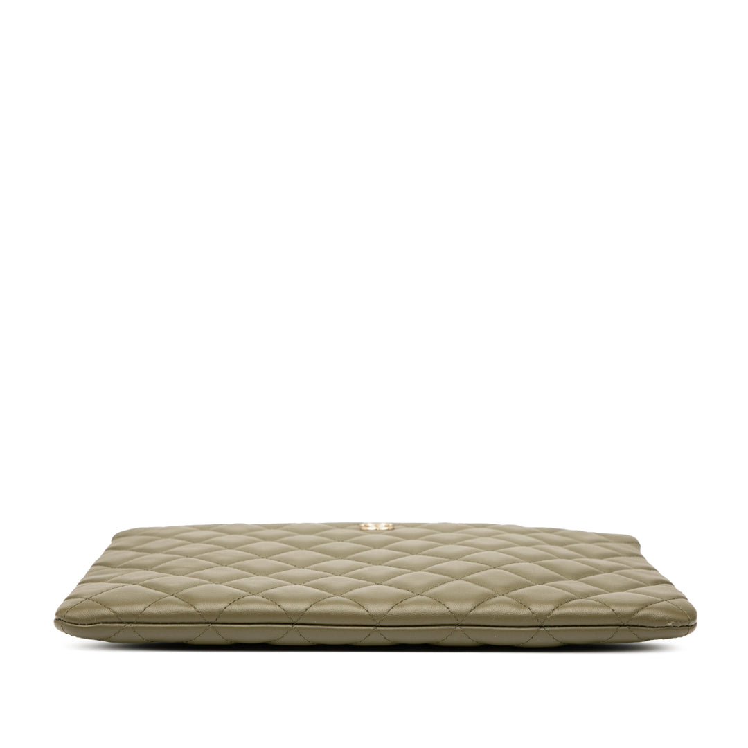 Chanel Medium Matelassé Cuir d’agneau Cuba La Habana O Étui Pochette