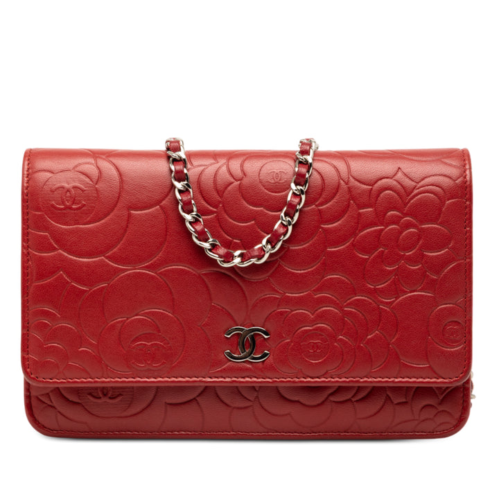 Chanel CC embossé Cuir d’agneau Camellia Wallet on Chain