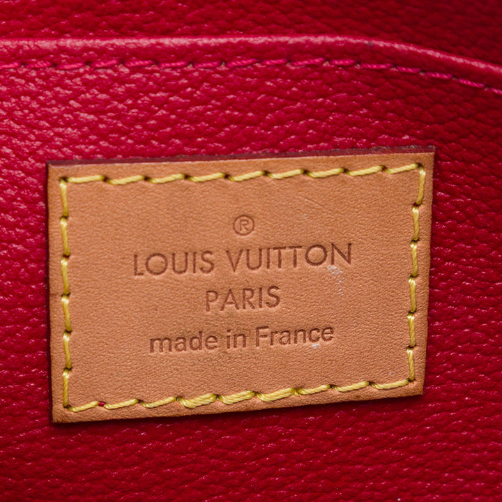 Louis Vuitton Trousse de maquillage Cuir verni Monogram Rouge – vue 5 – GABY PARIS