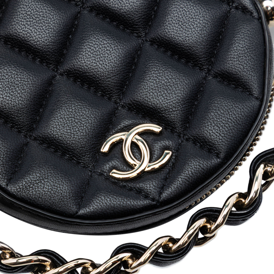 Chanel CC Matelassé Cuir d’agneau Rond Sac rond à chaîne Pochette avec chaîne