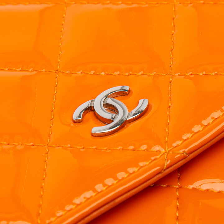 Classic Patent Wallet On Chain Orange - Gaby Paris