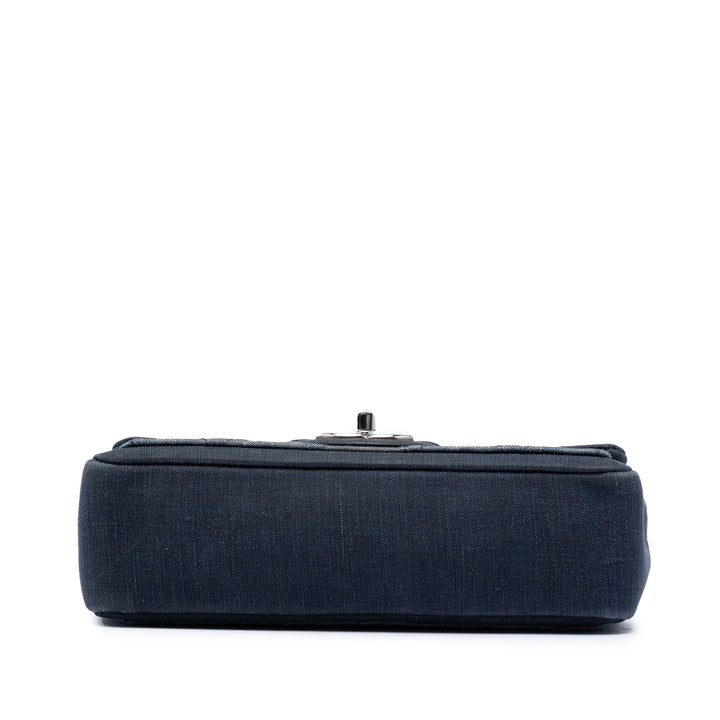Chanel Small Bicolor Matelassé Jean Medallion à rabat