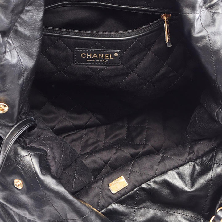 Chanel Sac porté épaule brillant 22 Hobo Grand Cuir de veau Noir – vue 3 – GABY PARIS