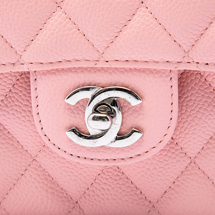 Chanel Sac porté épaule Classic Double rabat Moyen Cuir caviar Rose – vue 5 – GABY PARIS