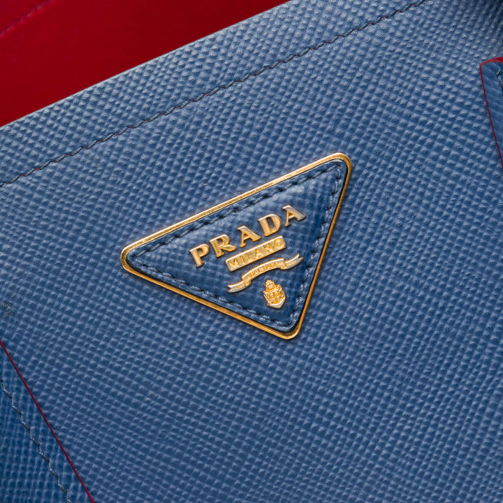 Prada Sac à main Double Poignée Saffiano Moyen Bleu – vue 5 – GABY PARIS