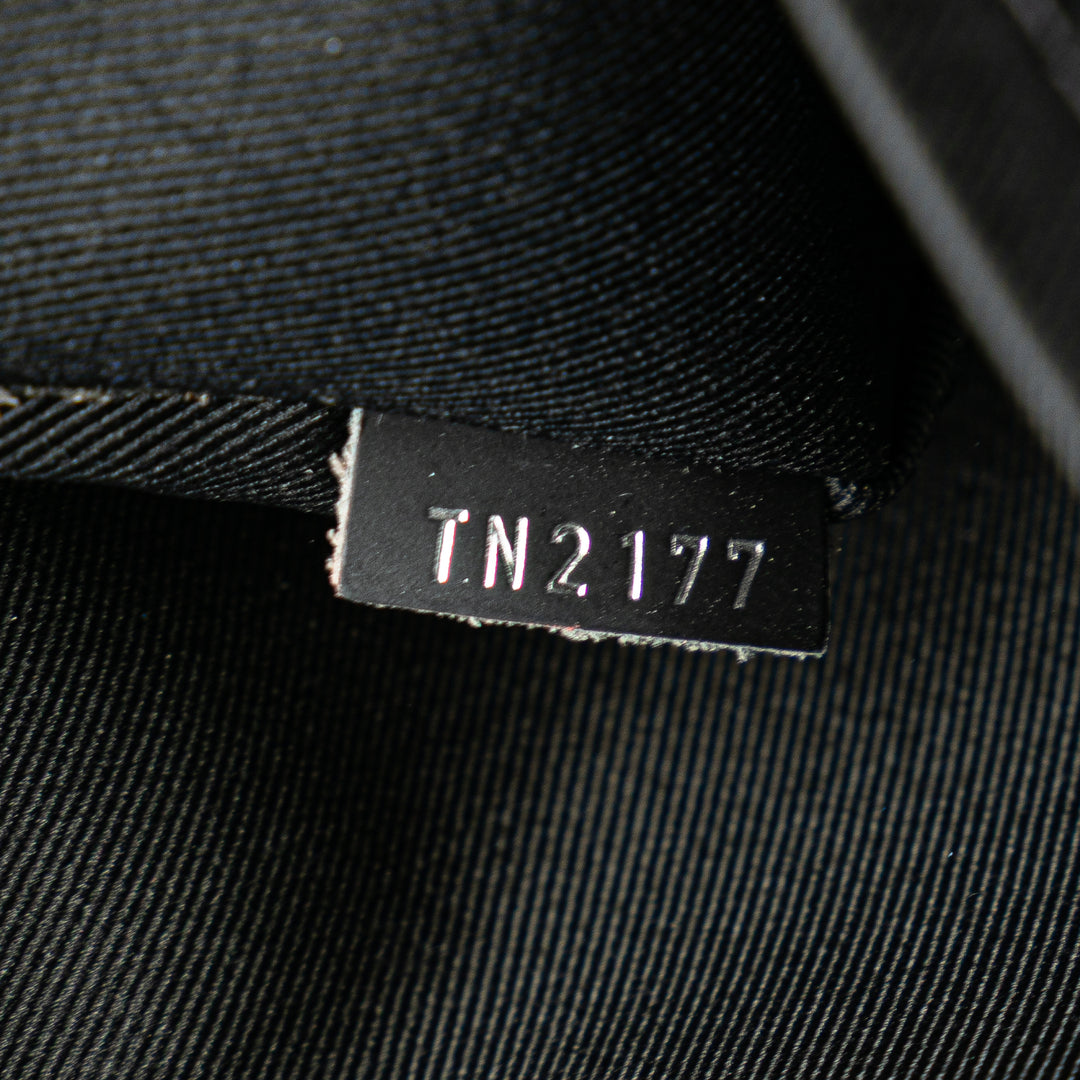 Monogram Eclipse Discovery Pochette GM Black - Gaby Paris