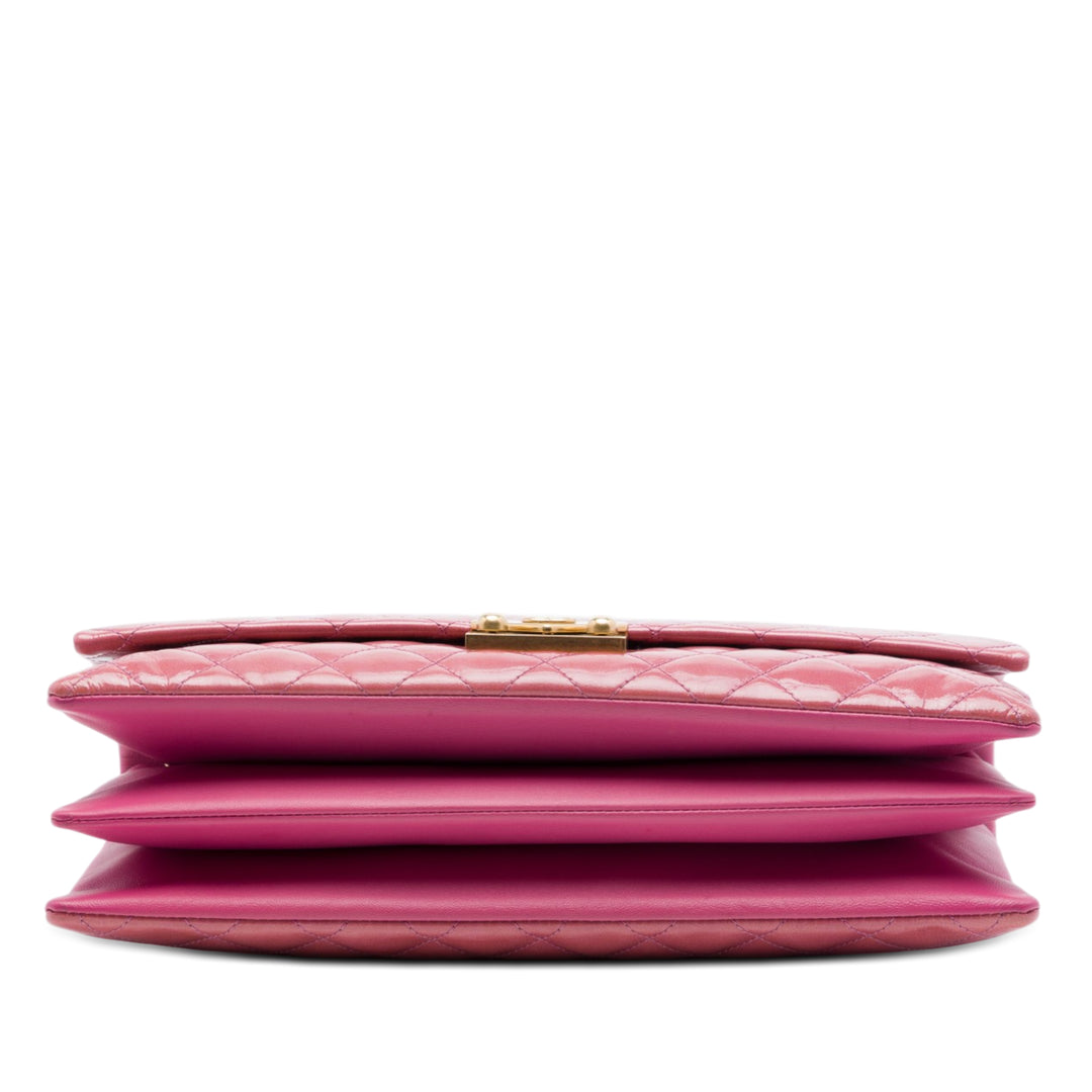 Chanel Matelassé froissé Cuir verni Pagoda Accordion à rabat