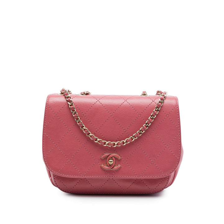 Chanel Small Surpiqué Cuir de veau Covered CC à rabat