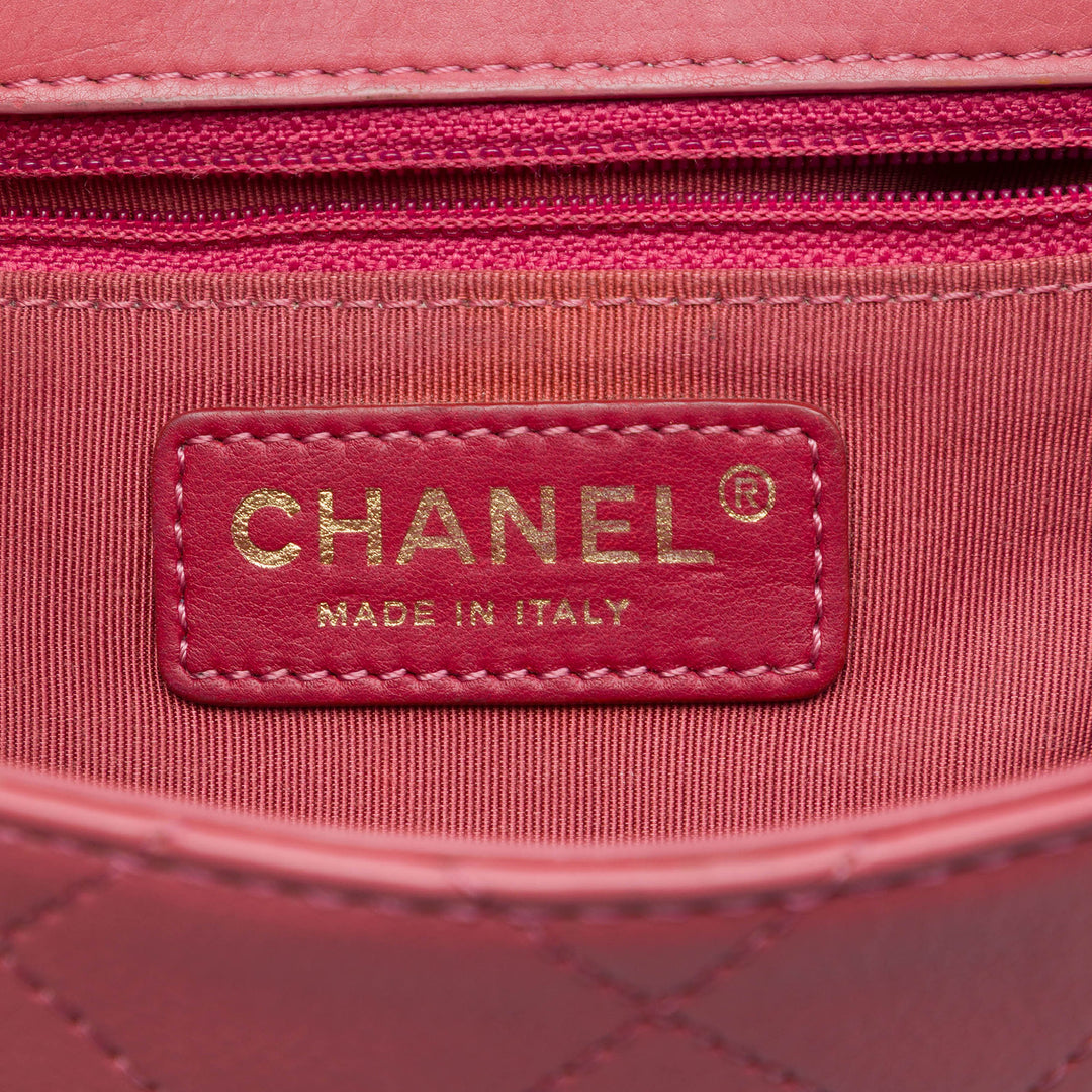 Chanel Small Surpiqué Cuir de veau Covered CC à rabat