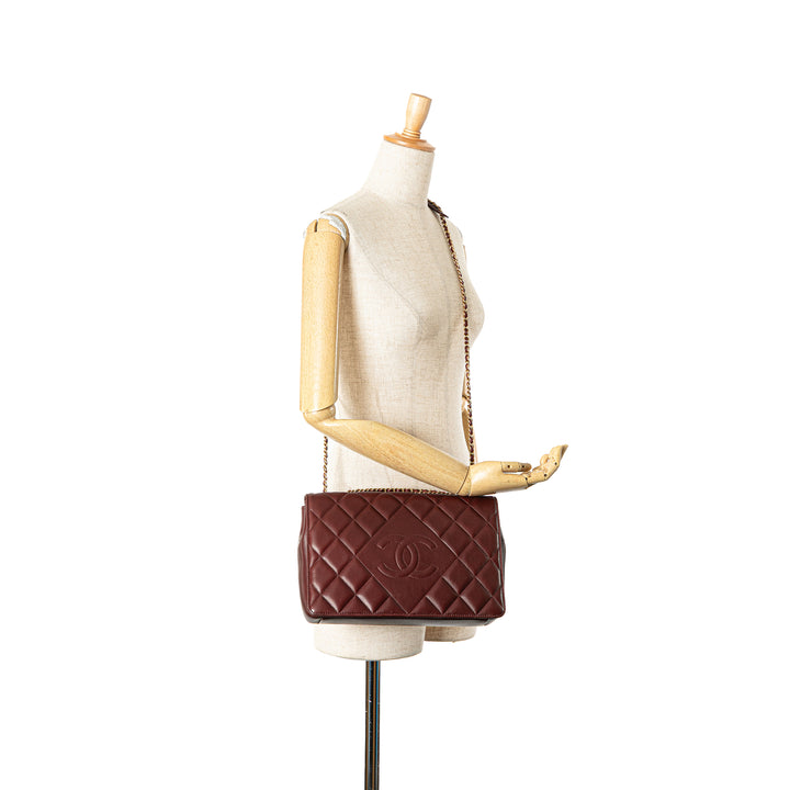 Medium Quilted Lambskin Diamond CC Flap Red - Gaby Paris