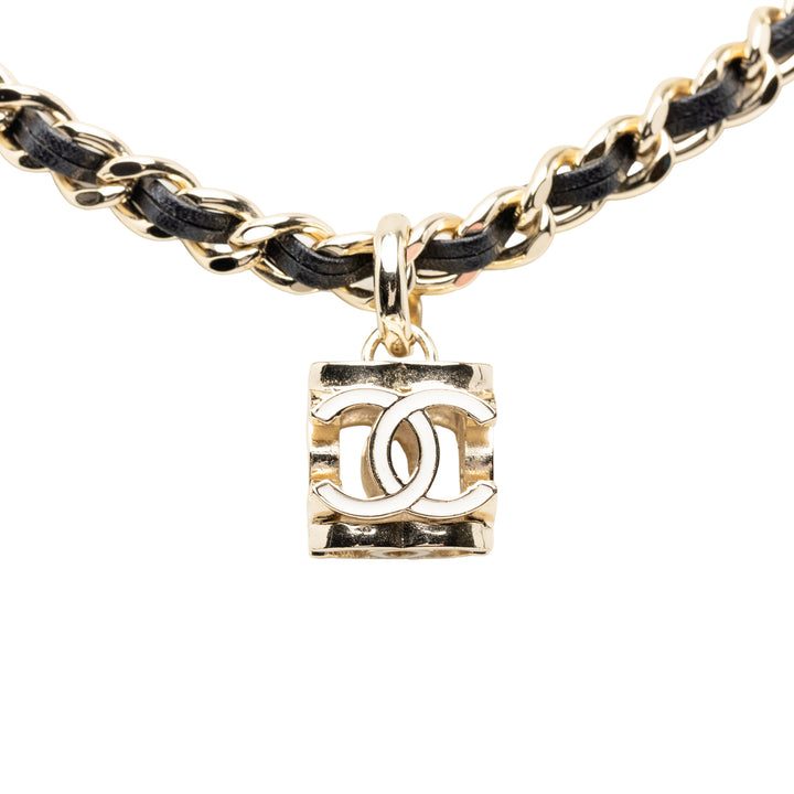 Chanel plaqué CC Cube Pendant Choker Collier