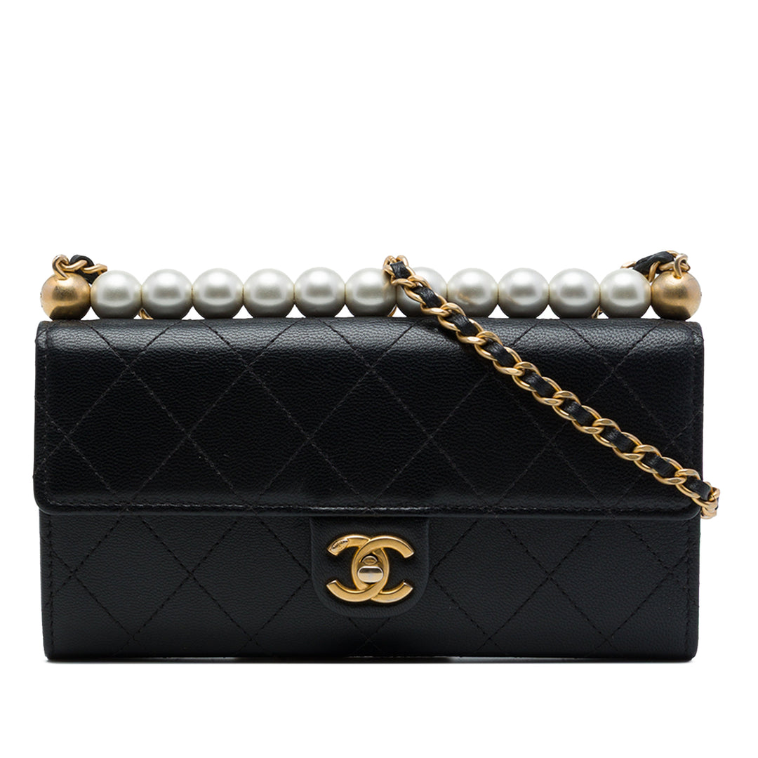 Chanel Pochette Matelassé Chic Perles avec chaîne Cuir de chèvre Noir – vue principale – GABY PARIS