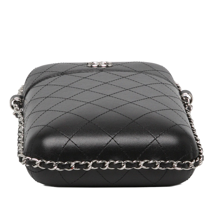Chanel Étui téléphone CC Matelassé rond à chaîne Cuir d'agneau Noir – vue 3 – GABY PARIS