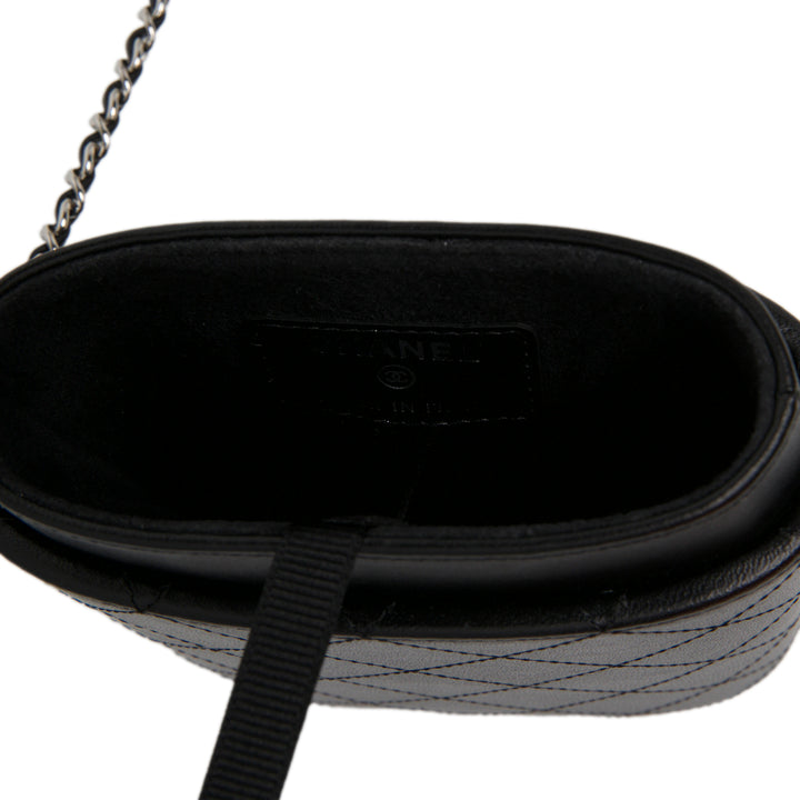 Chanel Étui téléphone CC Matelassé rond à chaîne Cuir d'agneau Noir – vue 4 – GABY PARIS