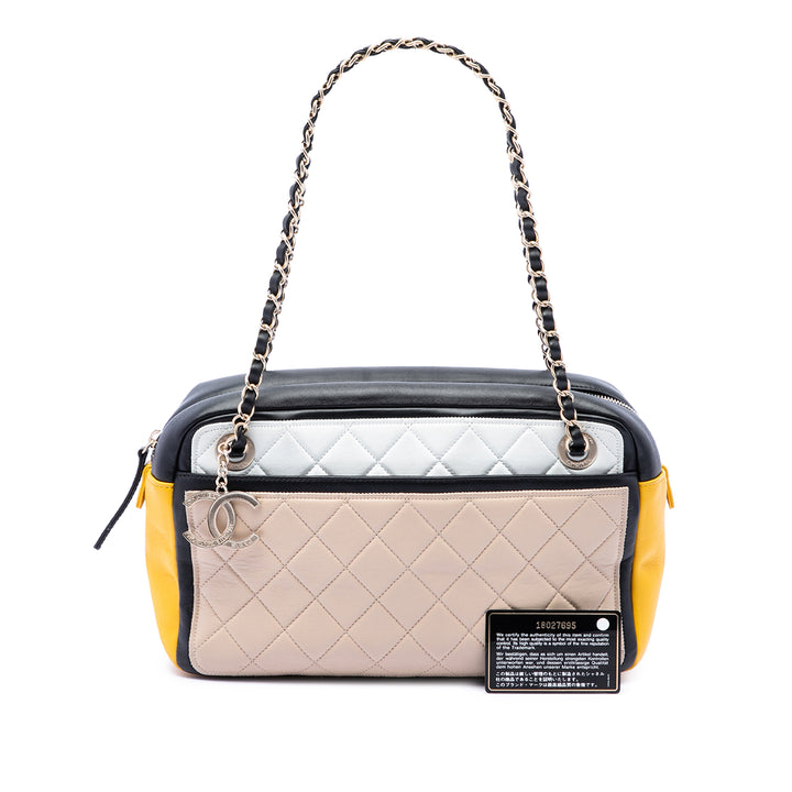 Chanel Tricolor Matelassé Cuir d’agneau Graphic Camera Étui Sac Multi