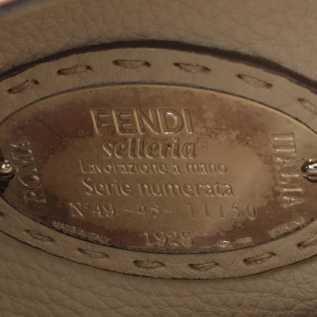 Fendi Selleria Peekaboo Iconic Sac Moyen Cuir