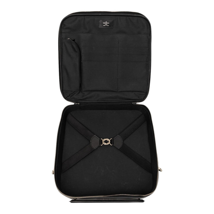 Louis Vuitton Taiga Tura