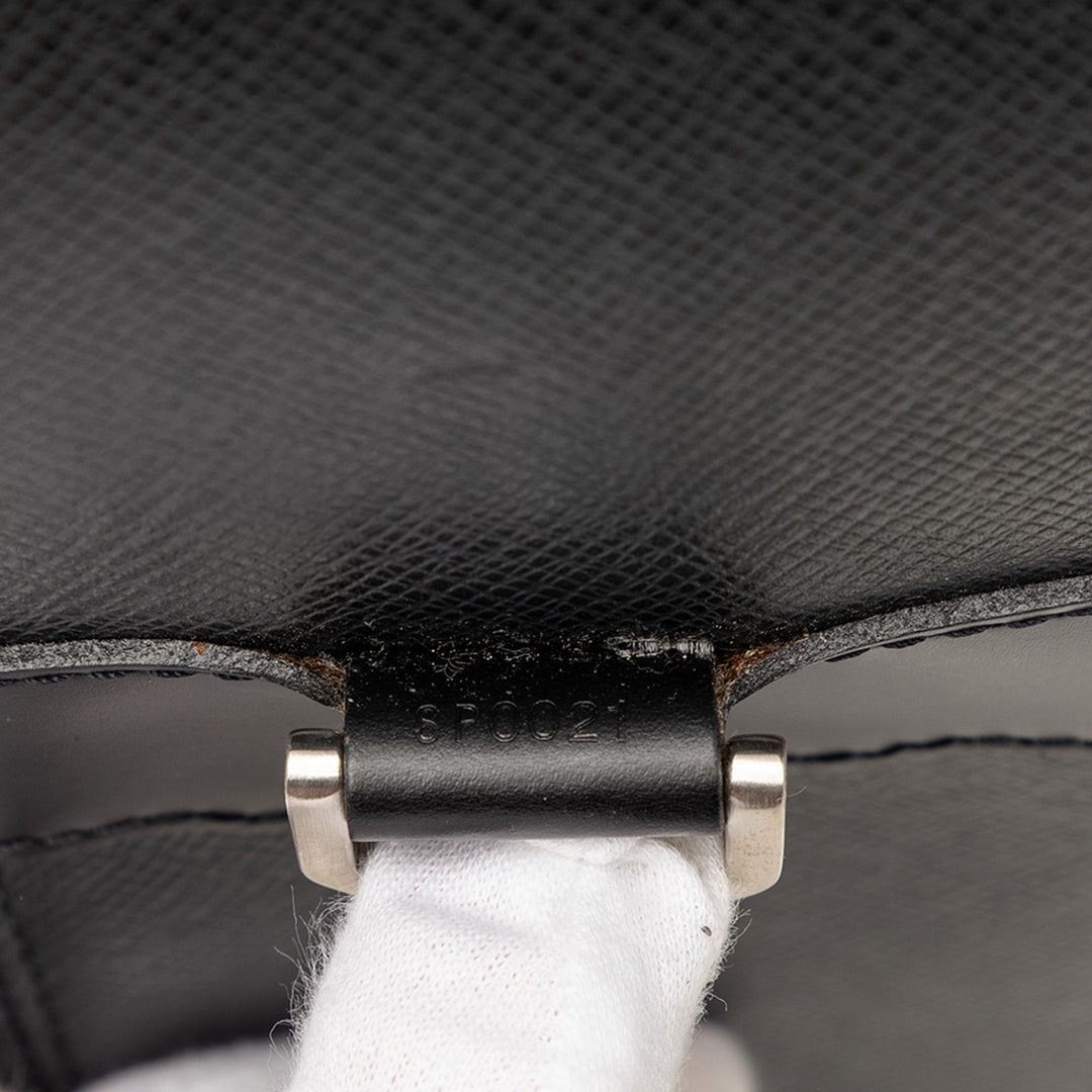 Louis Vuitton Taiga Tura