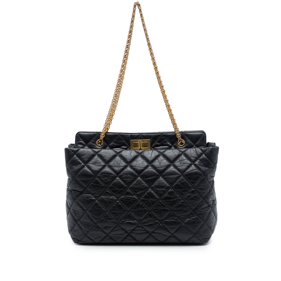 Chanel Matelassé vieilli Reissue 2.55 Cabas Cuir de veau Noir – vue principale – GABY PARIS