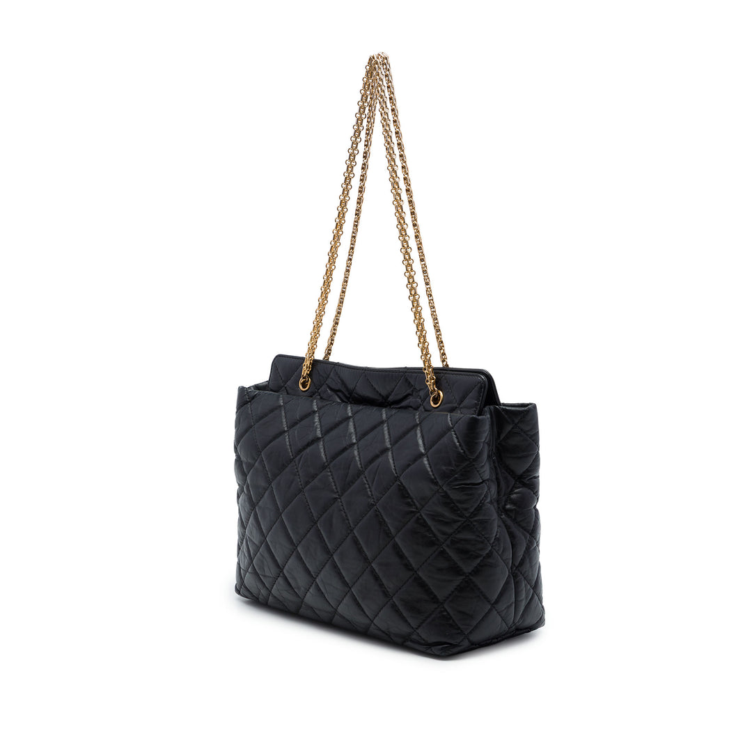 Chanel Matelassé vieilli Reissue 2.55 Cabas Cuir de veau Noir – vue 2 – GABY PARIS