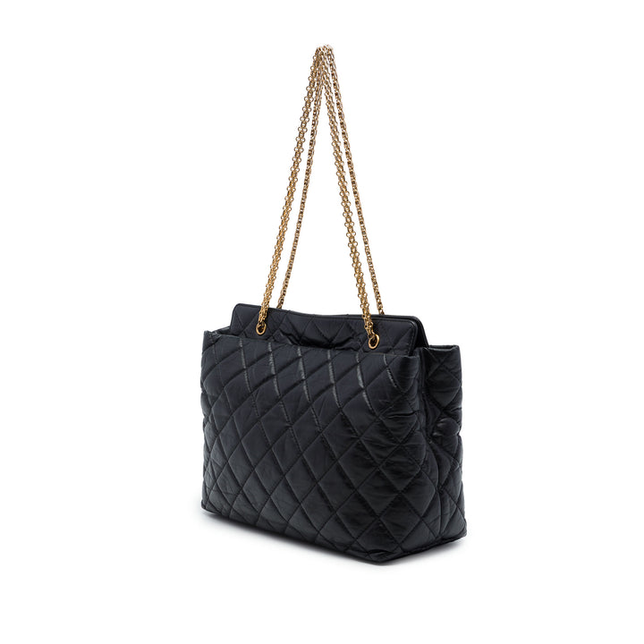 Chanel Matelassé vieilli Reissue 2.55 Cabas Cuir de veau Noir – vue 2 – GABY PARIS