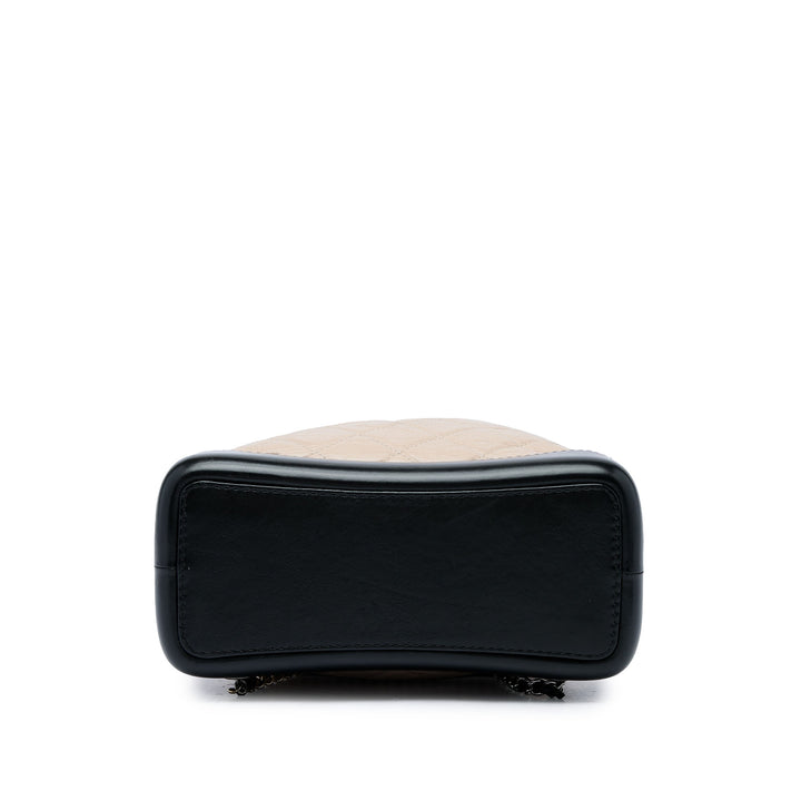Chanel Sac à dos Bicolore Matelassé vieilli Gabrielle Petit Cuir de veau Noir – vue 3 – GABY PARIS