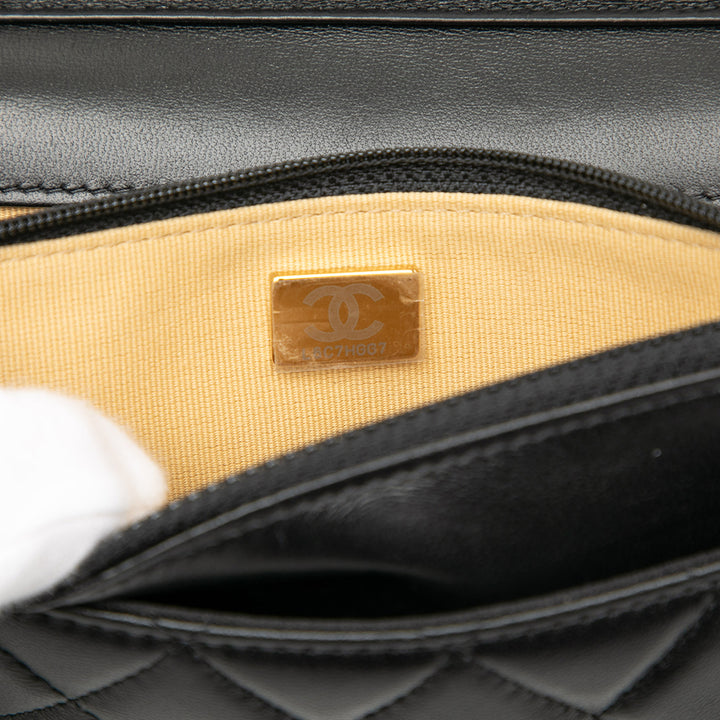 Chanel CC Matelassé Cuir d’agneau Coco Clips Wallet on Chain