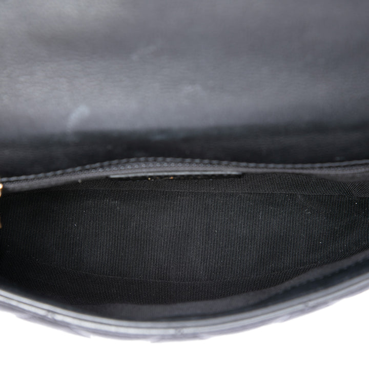Chanel Matelassé Carry With Chic à rabat Sac ceinture avec chaîne Cuir de veau Noir – vue 4 – GABY PARIS