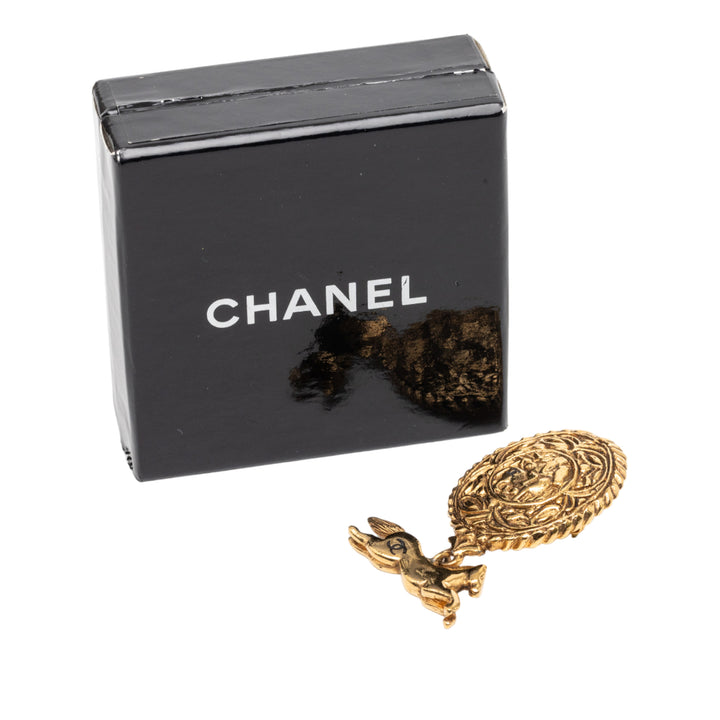 Chanel CC plaqué Medallion Horse Charm Broche
