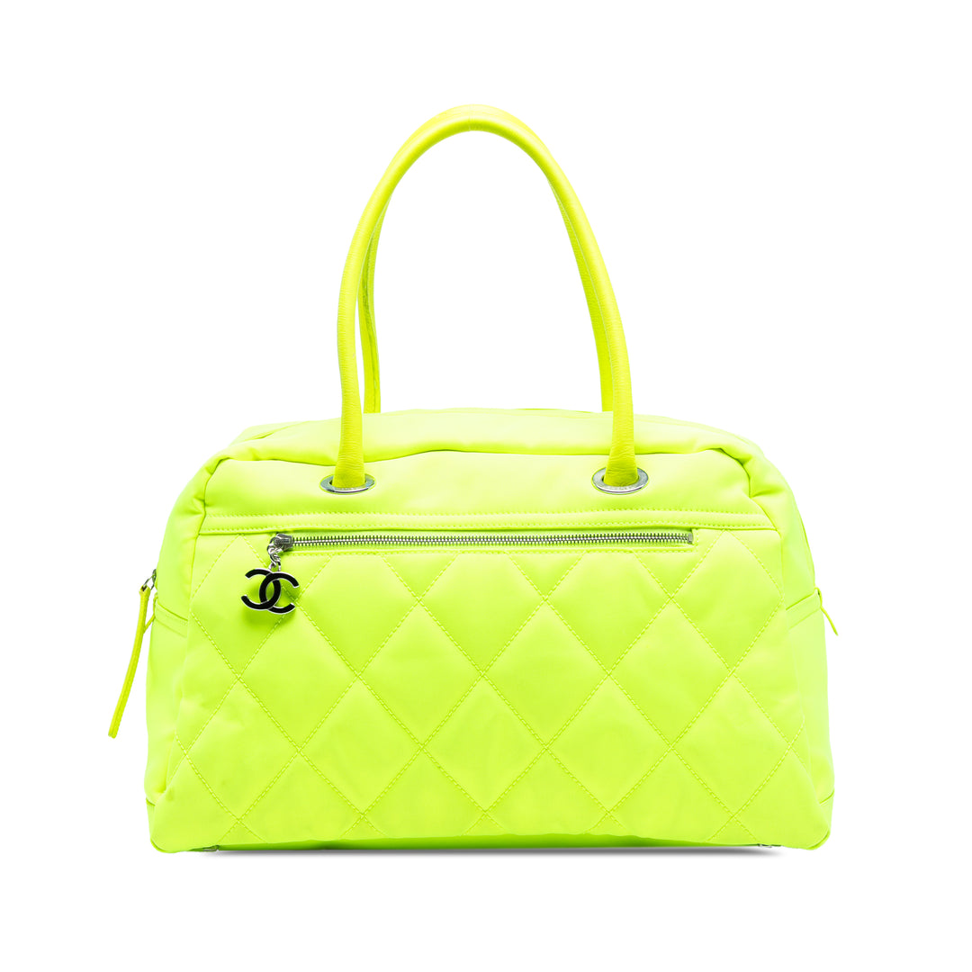 Chanel Paris Biarritz Matelassé Toile Fluo Duffle Sac