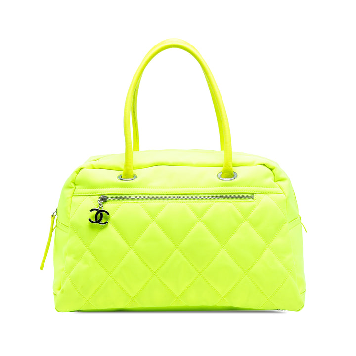 Chanel Paris Biarritz Matelassé Toile Fluo Duffle Sac