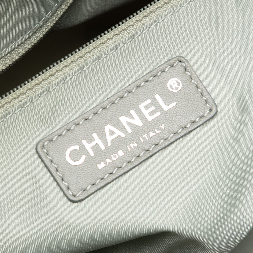 Chanel Paris Biarritz Matelassé Toile Fluo Duffle Sac